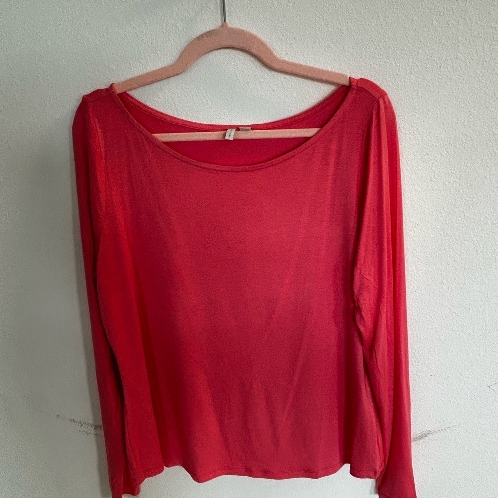 Cato Women’s Pink Long Sleeve Scooped Neck 
Top

Size L
NWOT